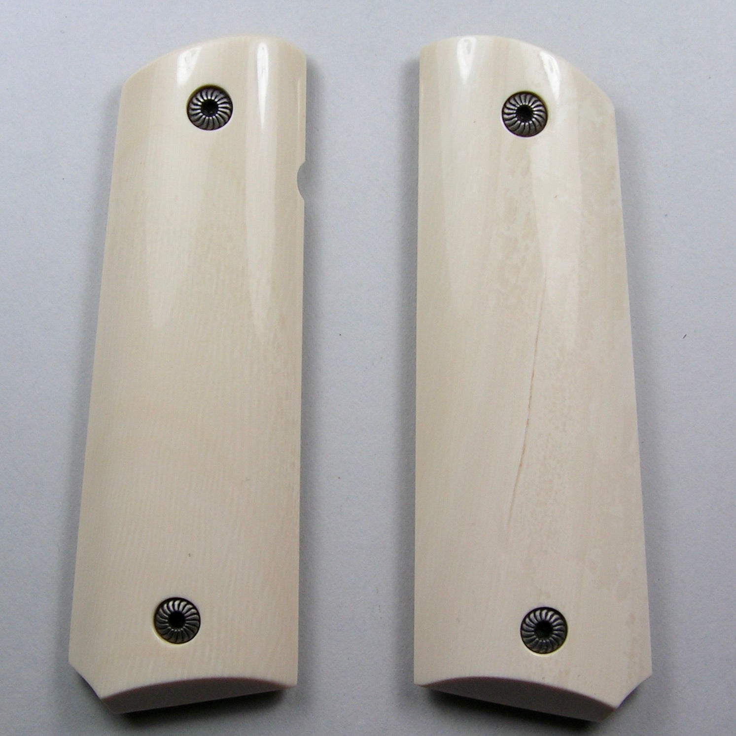 1911 Mammoth Ivory Grips (4C)