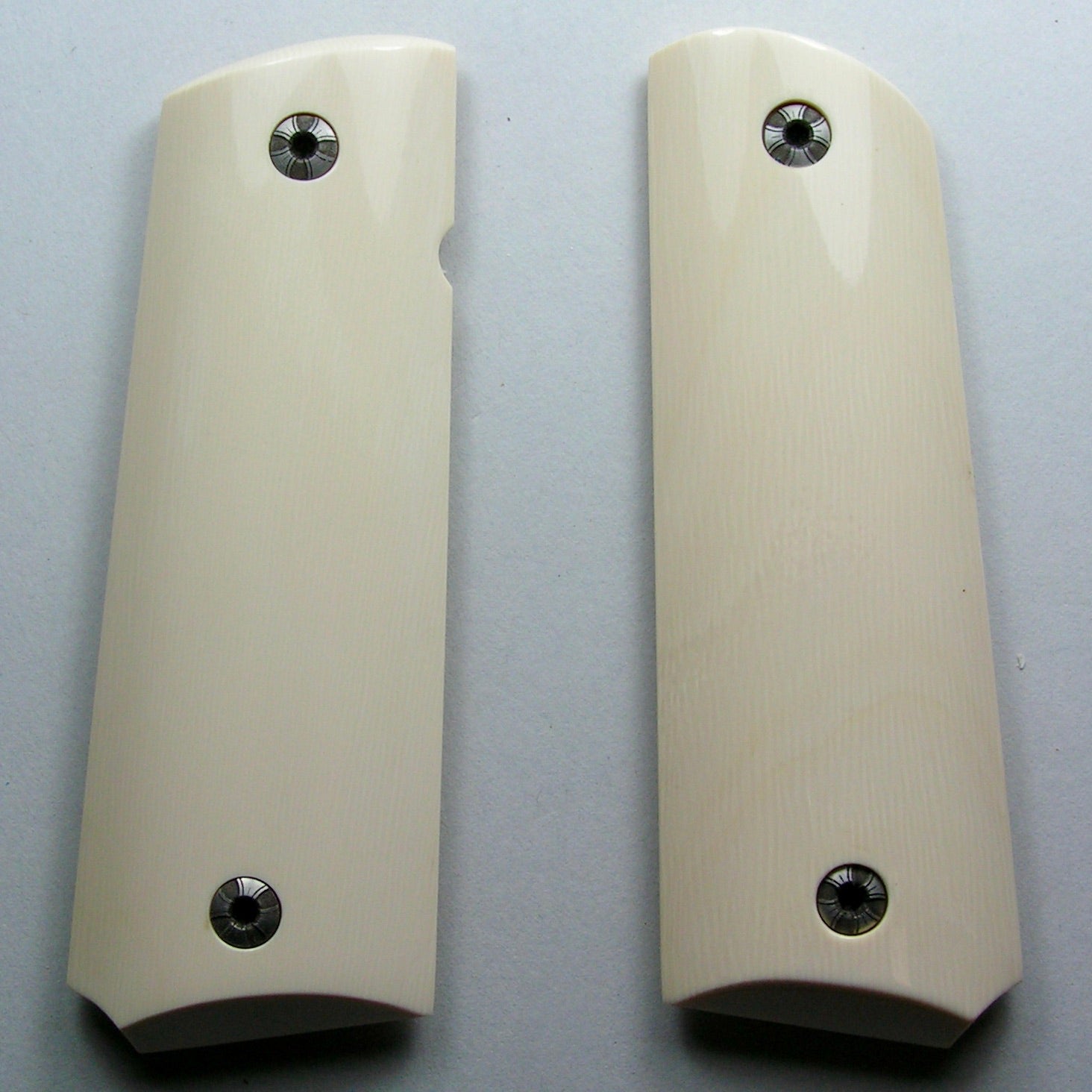 1911 Mammoth Ivory Grips (4C)