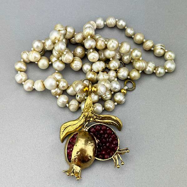 Fresh Water Pearl & Pomegranate Necklace 06