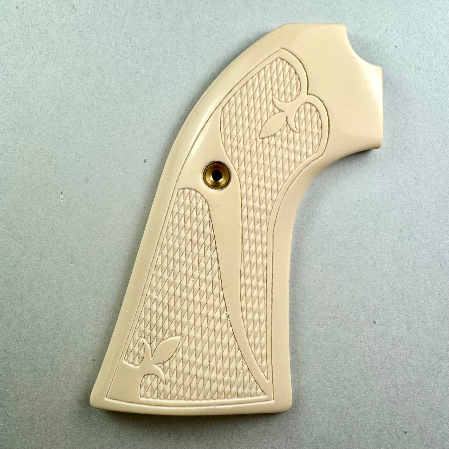 Ruger Bisley Checkered Simulated Ivory Pistol Grips